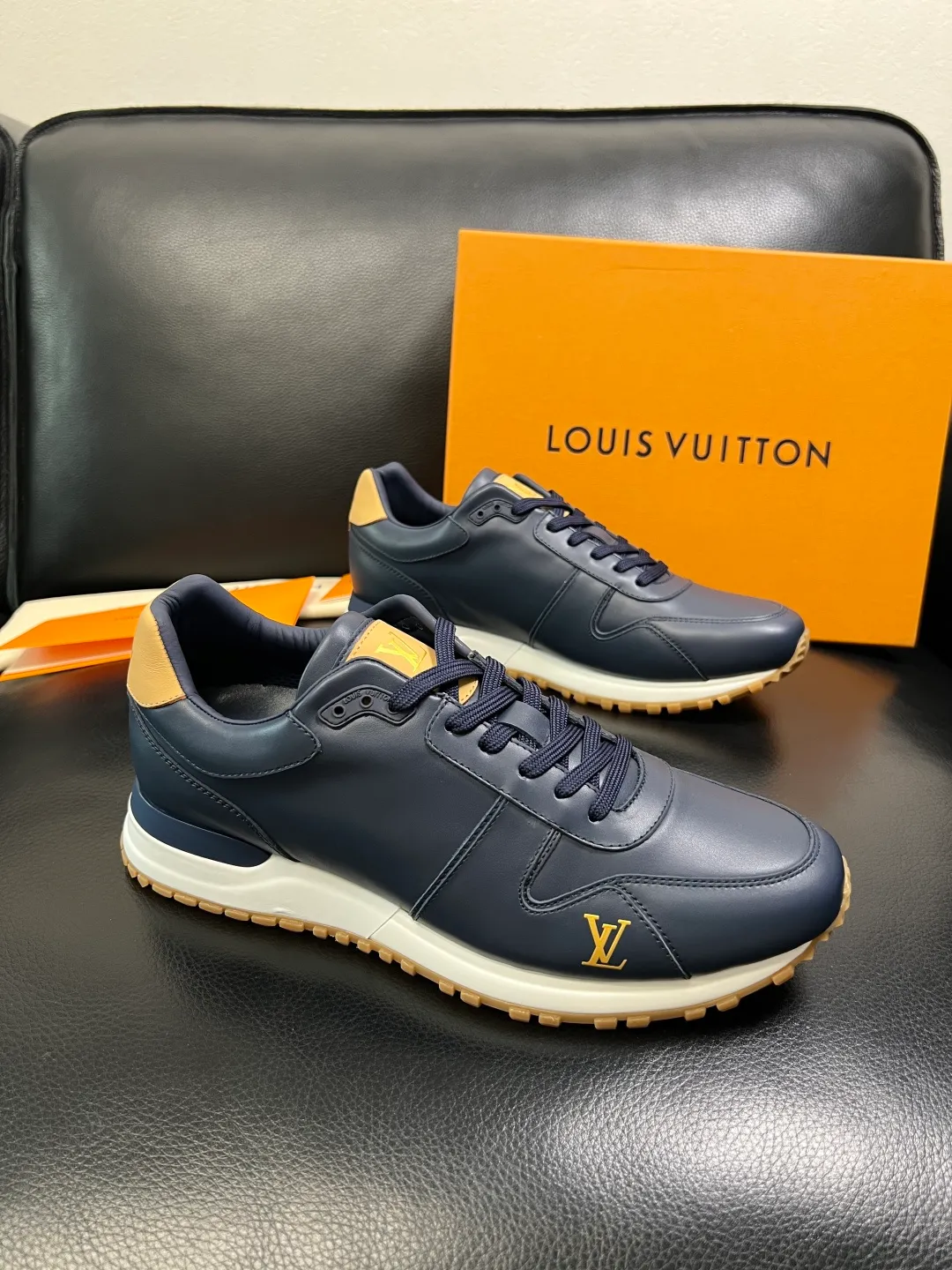 Men's shoes 💰740 Lv high quality top handicrafts Louis Vuitton, counters are equipped with the original factory, the uppers are imported from Italy, high-quality splicing colorful complex crafts, imported cowhide lining is soft and comfortable, soles: original soles specially provided by the original factory, T men's shoes 💰U exclusive movable molded soles are super comfortable, original factory single goods, code number 39-44 (customized 45)
